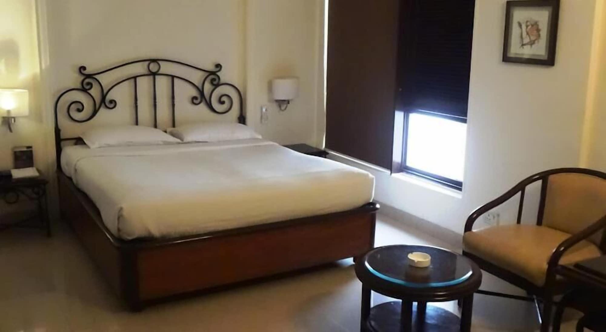 Bloom Hotel - Juhu Mumbai Ngoại thất bức ảnh
