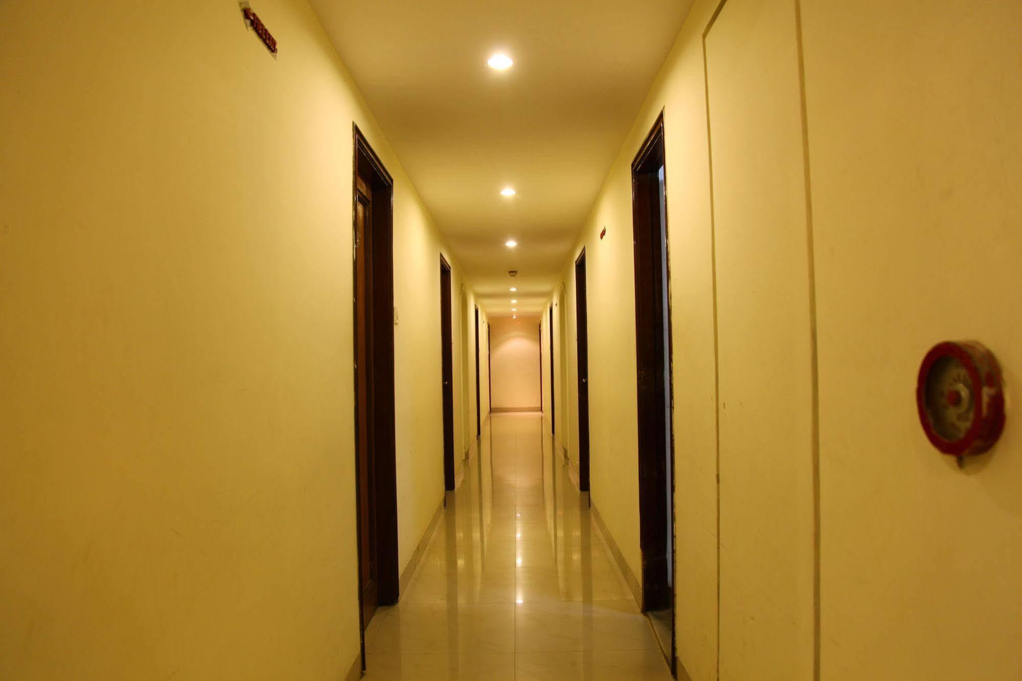 Bloom Hotel - Juhu Mumbai Ngoại thất bức ảnh