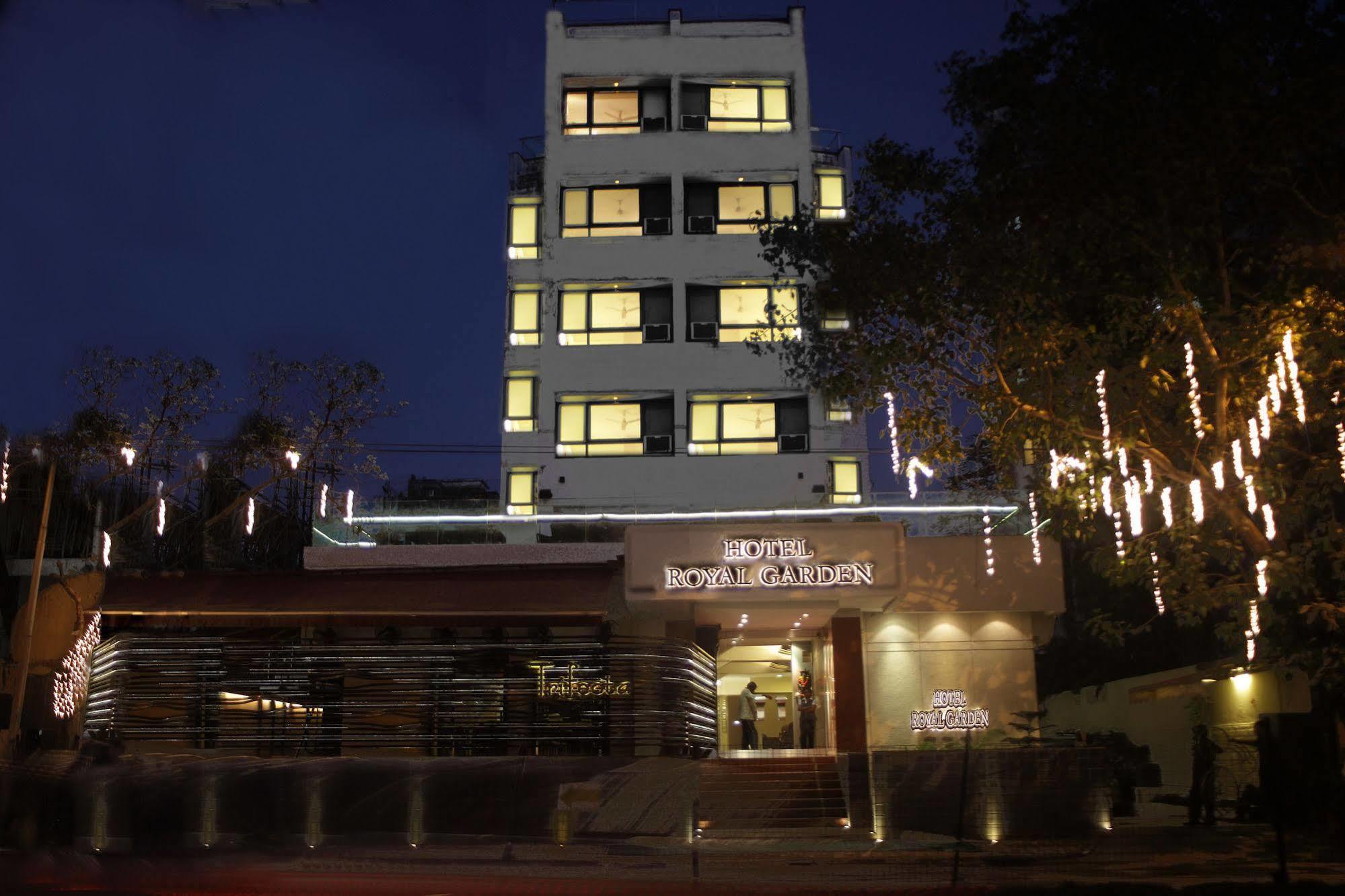 Bloom Hotel - Juhu Mumbai Ngoại thất bức ảnh